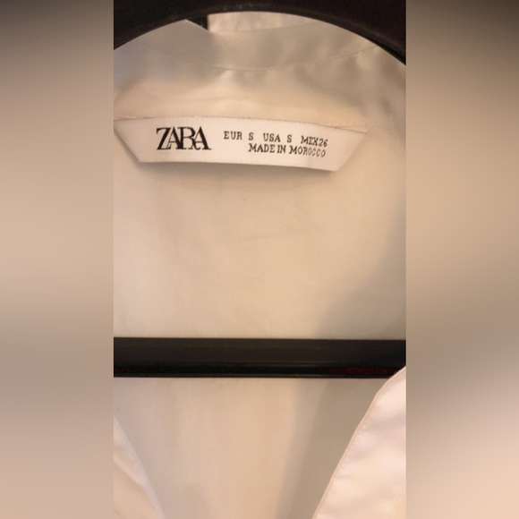 Official wear and classy! White Shirt From ZARA for Women! With golden buttons! - Picture 3 of 5